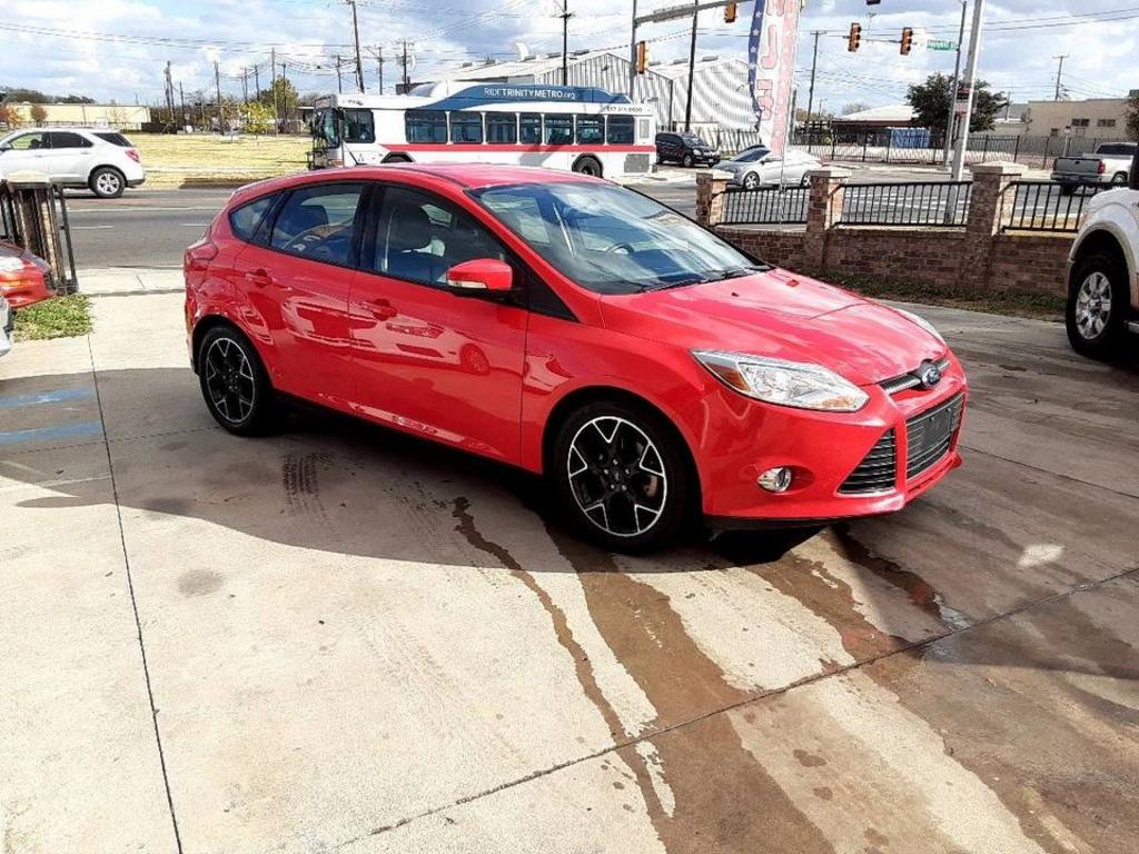 2014 Ford Focus SE's photo